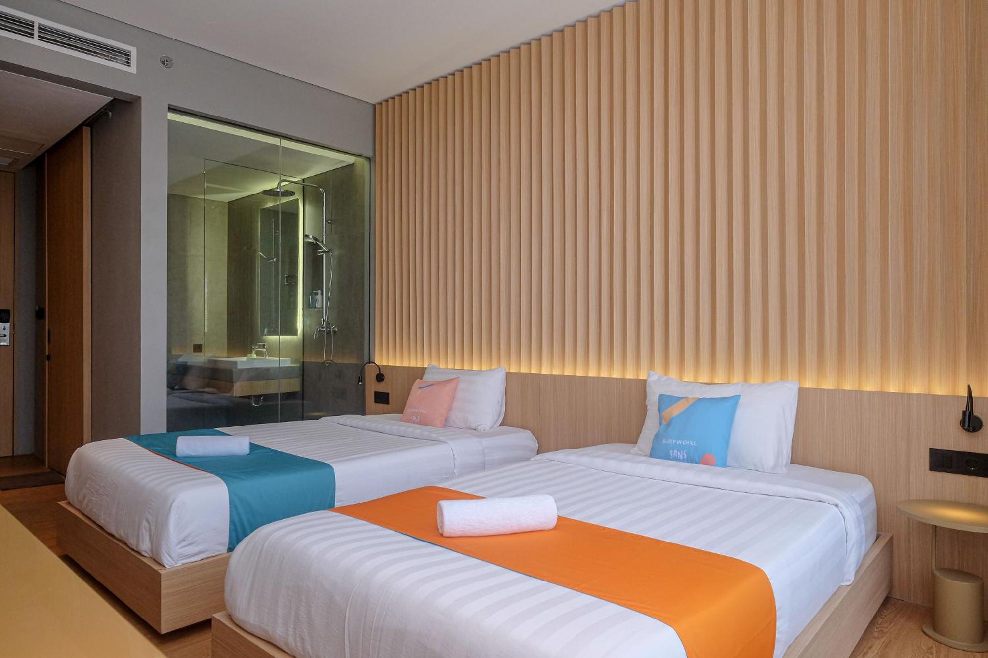 Sans Hotel Rg Living Jogja By Reddoorz Pakualaman Exterior photo